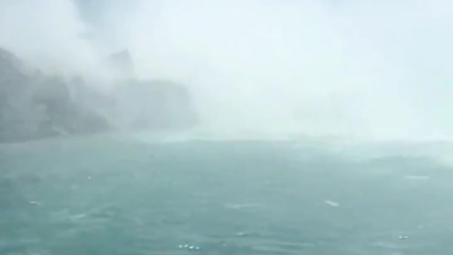 Niagara Falls, one of the three transnational waterfalls in the world