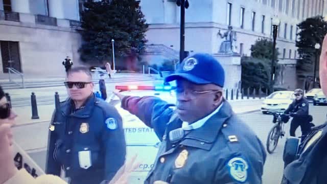 Ashli Babbitt's MOM being ARRESTED!!!!!!! For JAYWALKING!