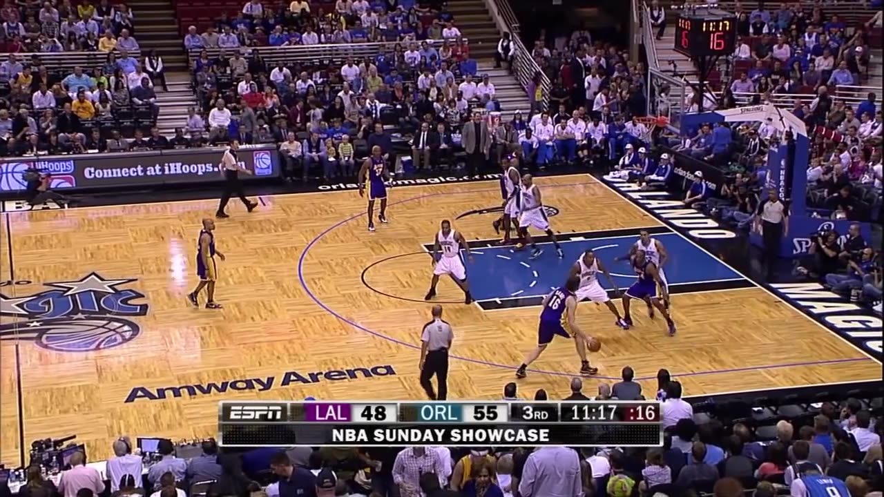 Kobe Bryant doesn't flinch when Matt Barnes fakes pass at his face | NBA Highlights