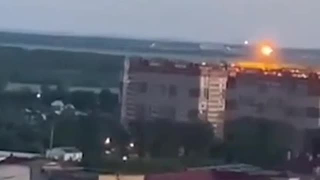 The moment of landing a burning military IL-76 in Ryazan.