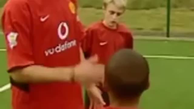 Cristiano Ronaldo Shows His Skills After Joining Manchester United In 2003 & Teaches Jesse Lingard