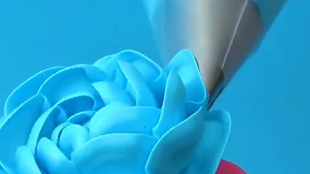 Stunning birthday cake decorating technique _♨️♨️ #shorts (5)