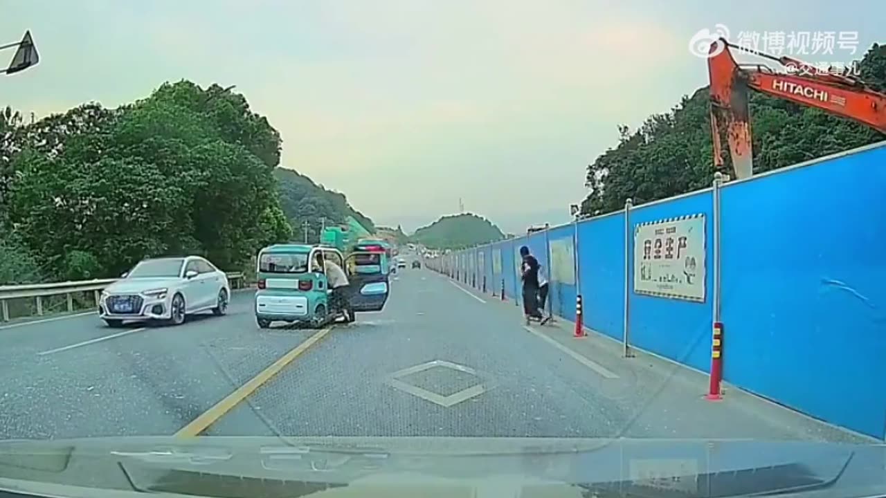 Small car double ejection