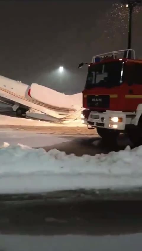 Heavy Snow in Germany🇩🇪causes delays for Global Warming Conference??