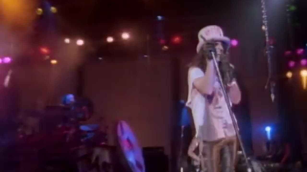 Alice Cooper - School's Out (from Alice Cooper: Trashes The World)