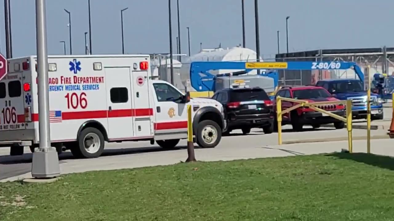 (BOTH SPARES) Chicago Fire Department Engine 9s & Ambulance 59