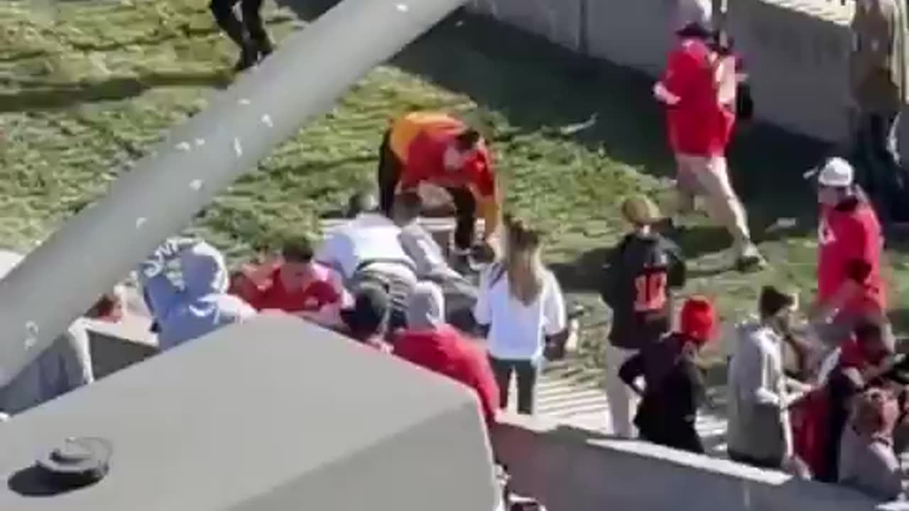 Kansas City Fans Tackle Shooting Suspect