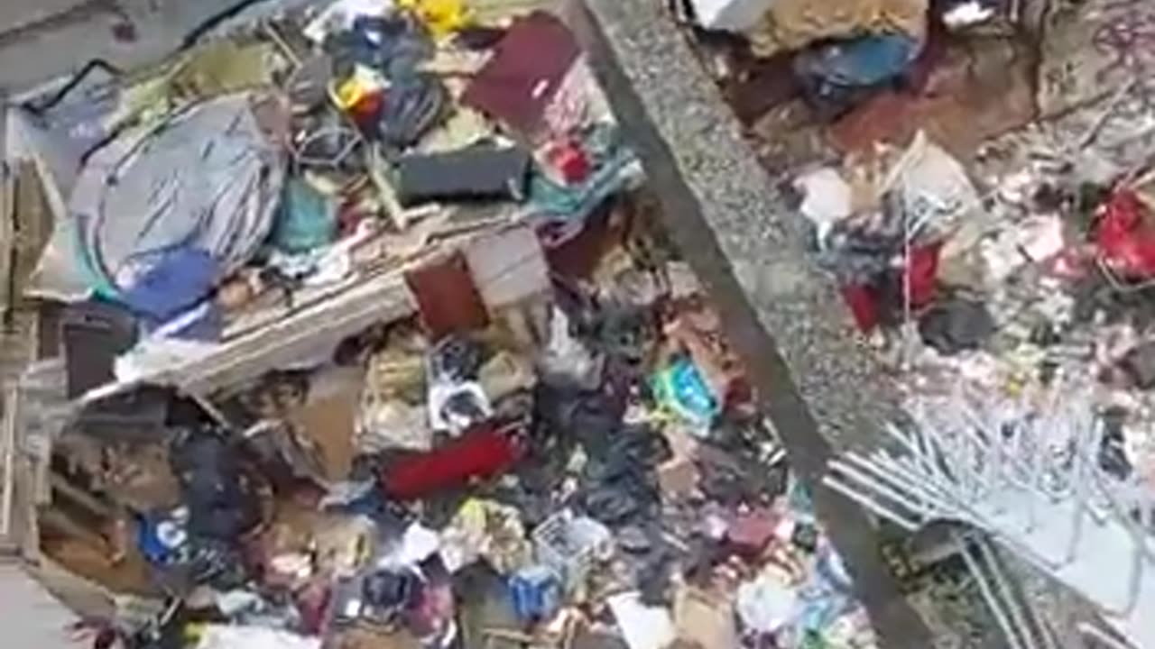 ΣΤΟ ΜΕΤΑΞΥ ΣΤΗΝ ΓΑΛΛΙΑ