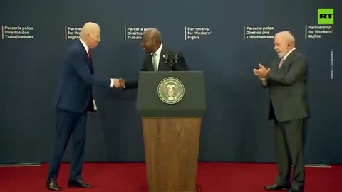 BIDEN FORGETS TO SHAKE HANDS WITH BRAZILIAN PRESIDENT, WANDERS OFF