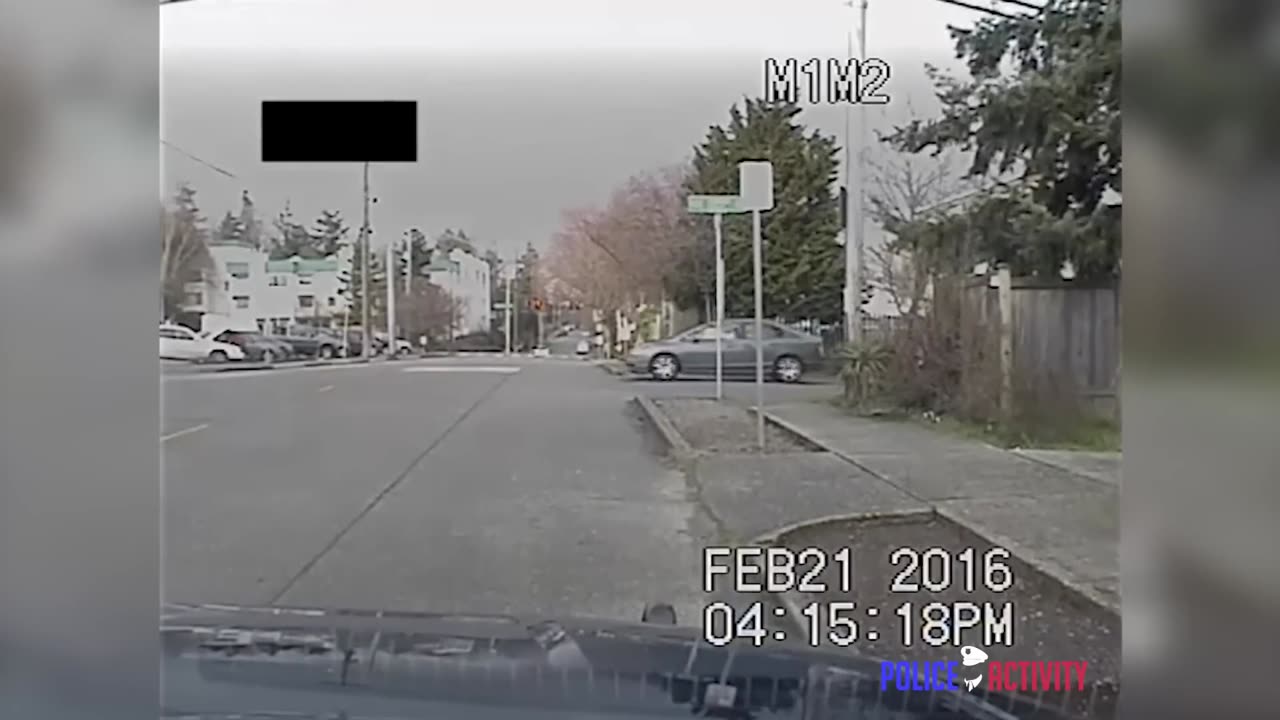 Dashcam Video Of Seattle Police Shooting Armed Man In Wedgwood