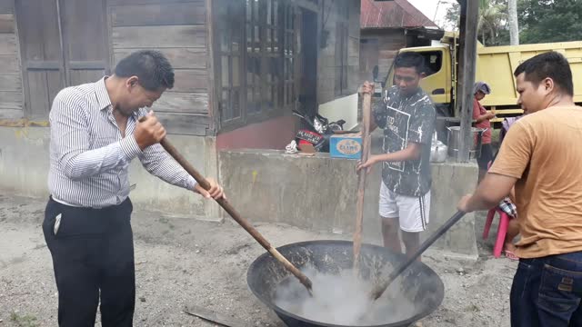 Cara membuat Dodol (Alame) ala kampung di Onanrihit, Harianboho