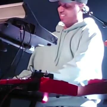 Ariel Lantigua (LVNDR) - LIVE @ Barrelhouse Ballroom (Short)