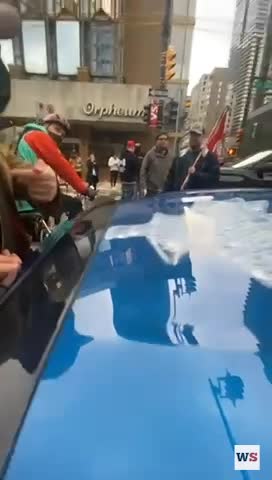 WATCH: City of Vancouver employee keys woman's vehicle during Freedom Convoy