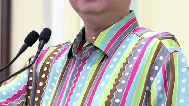 Malaysian PM criticised for his expensive outfits
