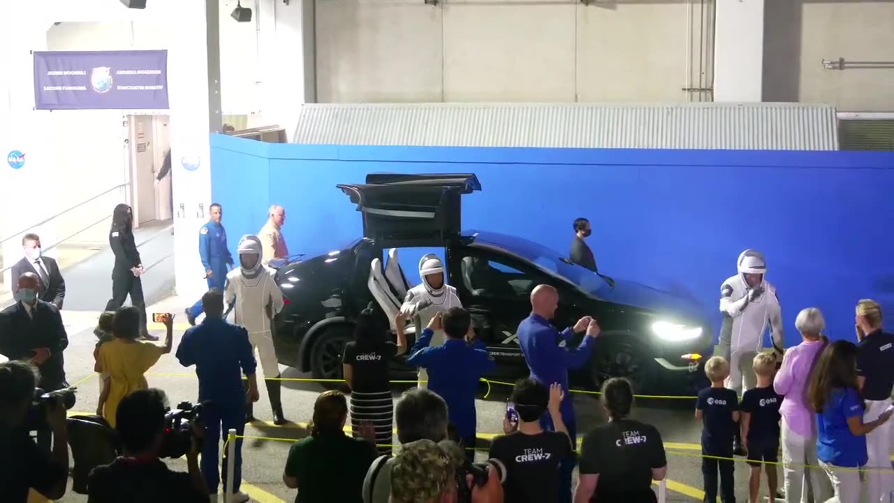 "Journey to the Stars: NASA's SpaceX Crew Launches to Space"🚀