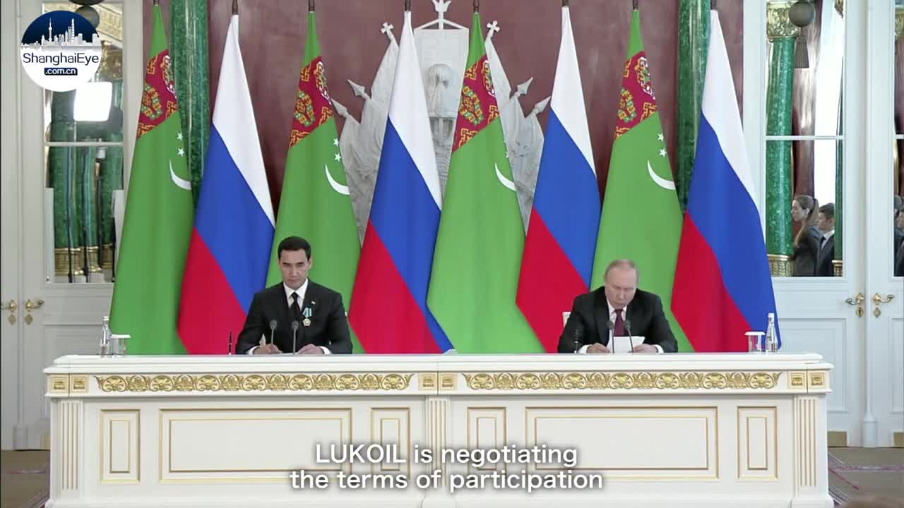 Russian president Putin met with Turkmenistan's new president, signing deals including energy trade