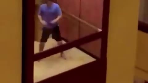 Kid Dancing in Elevator _ Vine