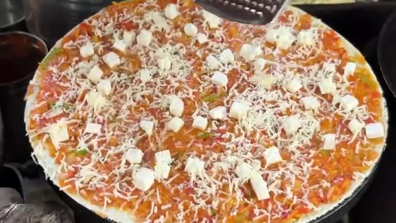 Indian famous cheese 🧀 panir pizza 🍕 😋 👌 😍 🙌 😄