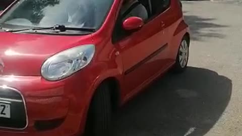 3 blokes in a borrowed citreon c1