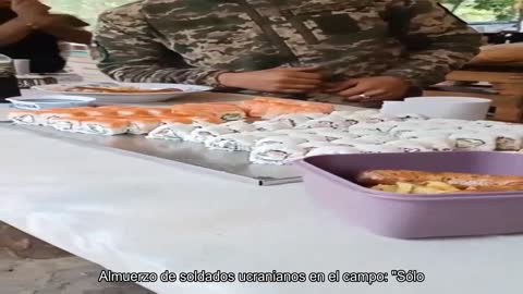 Almuerzo de soldados ucranianos en el campo: "Simplemente no muestres los rusos a los rusos"