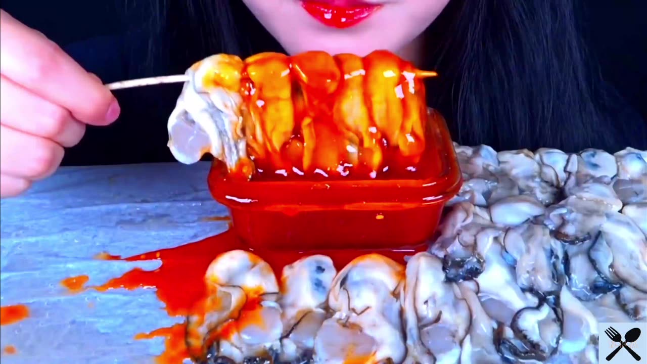 RAW OYSTER WITH SPICY SAUCH || MUKBANG