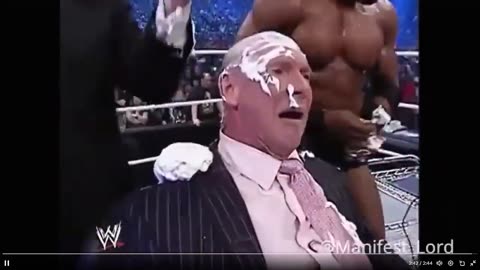 Trump đã chiến đấu với Vince McMahon trong WrestleMania 23.