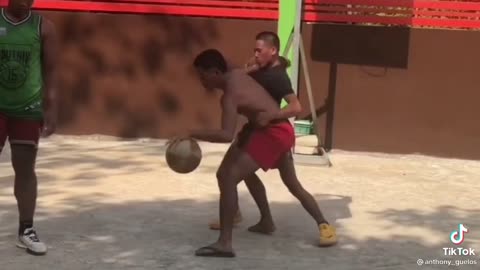 No blood, no foul basketball😂🏀🤣