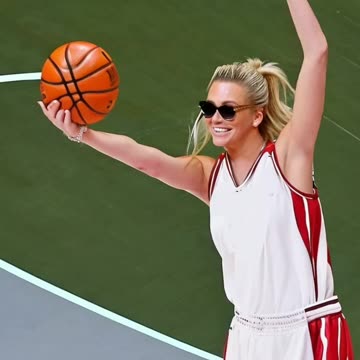 BRITNEY SPEARS BASKETBALL ATTACK
