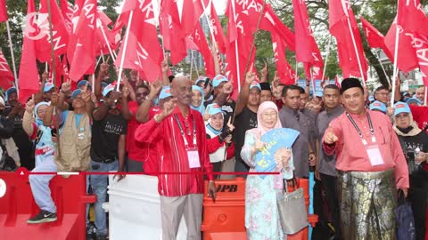 GE15: Wan Azizah sole female candidate in three-cornered Bandar Tun