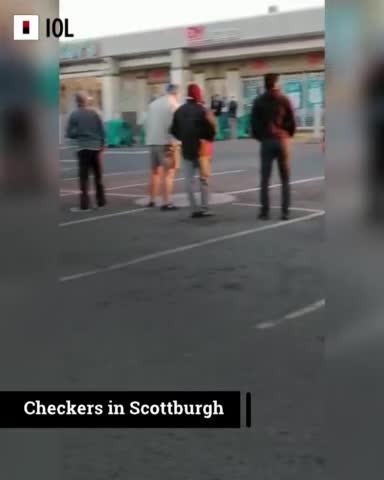 S.Africa-KZN province: Residents queing for food