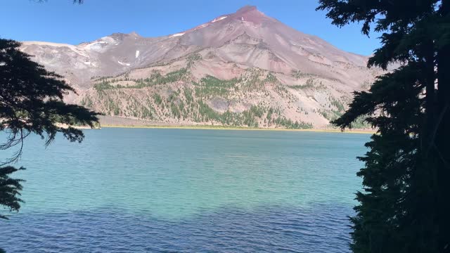 Central Oregon - Three Sisters Wilderness - Green Lakes - This isn't CGI, it's REAL!