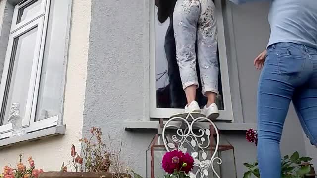 Sister Climbs Through Tiny Window As Dad Shows Up with the Key