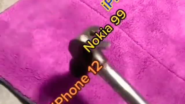 Hammer test on iPhone 12 vs Nokia 99 vs iPhone SE