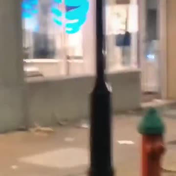 Oggi tutti i negozi di liquori di Philadelphia sono stati chiusi....