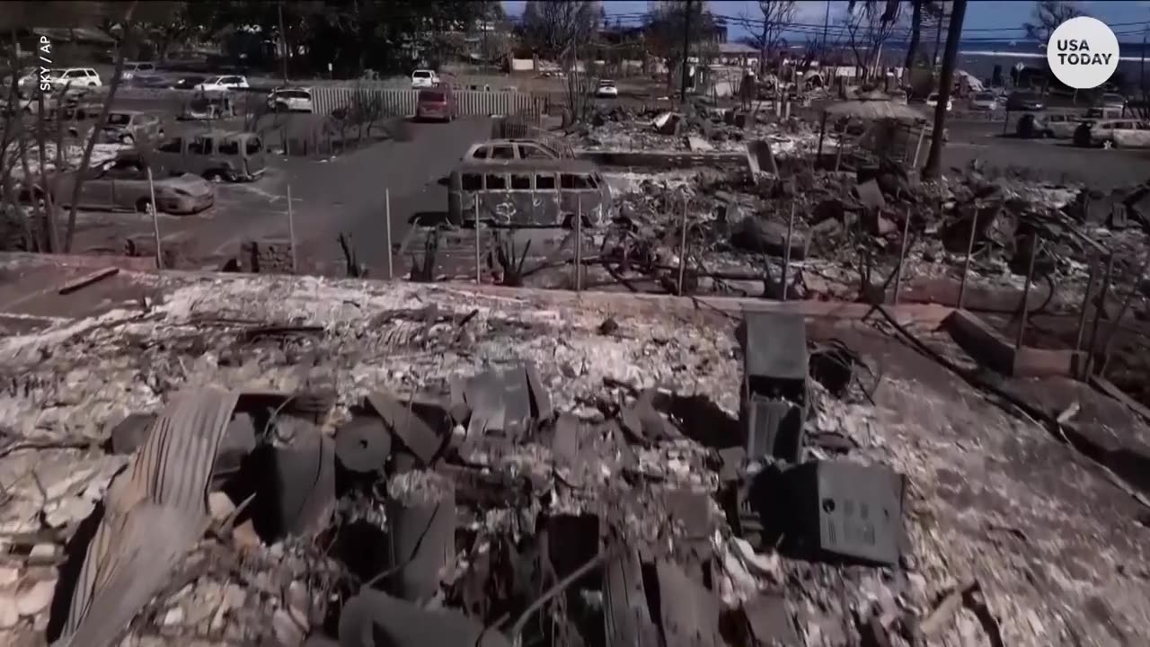 Amid Maui wildfires, a vacationing pilot volunteered to fly residents to the mainland