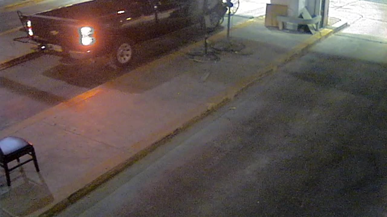 3138RHOBG3CStGarageLeftDoor_2021-01-06_06h04min44s230ms.mp4