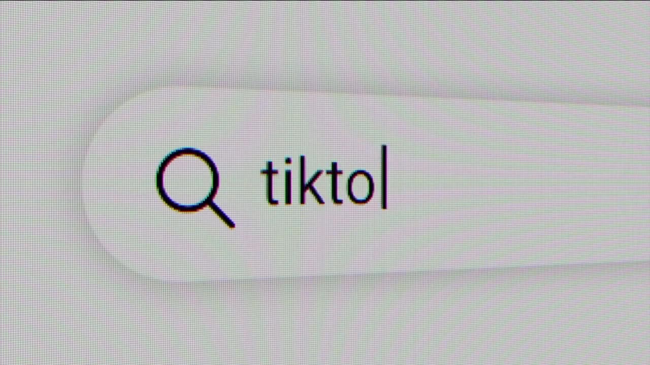 Governor De Santis signs slate of education bills,and also banning tiktok app