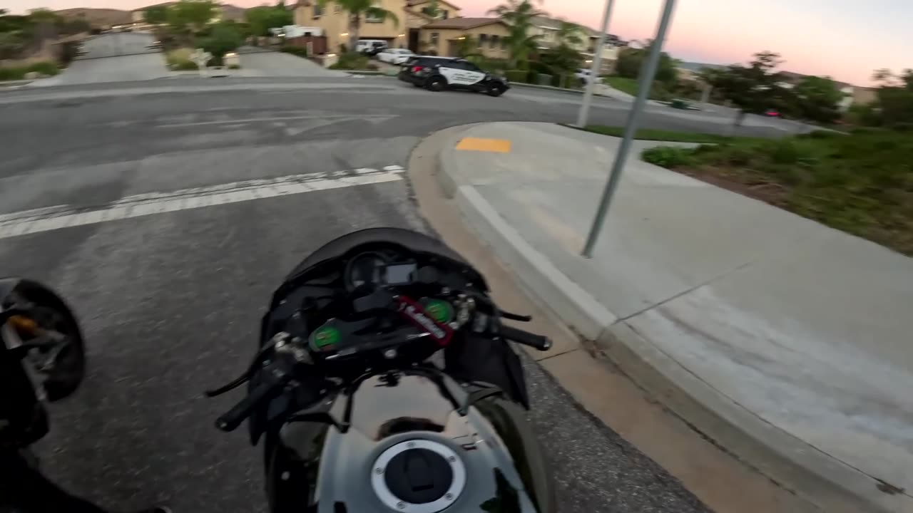 Ninja H2 & Ducati V4S Get Busted