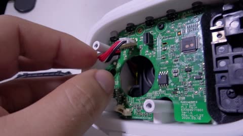 LG XBOOM Go PL2 5W Portable Bluetooth Speaker Disassembly