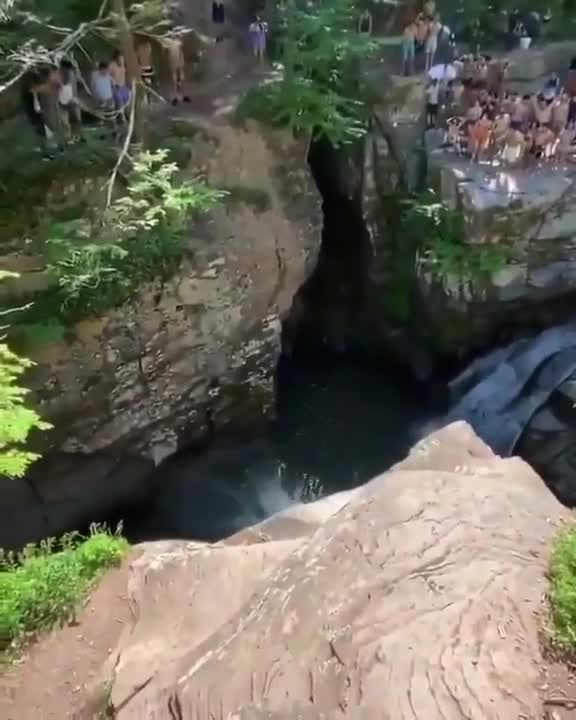 Insane the Old man gramps got balls |