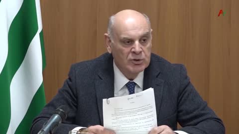 Аслан Бжания_ Мы должны поделиться частью своим суверенитетом с Россией