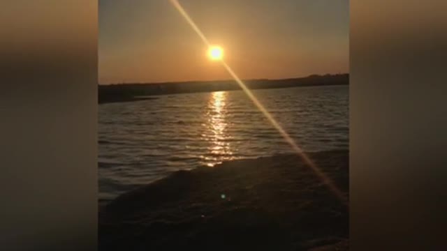 Nature therapy : relaxing sea sunset and violin music