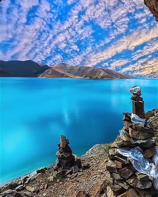 What a beautiful moment and the water is so clean.