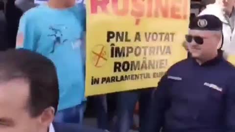 Sica ghinion ! Noapte buna tuturor celor care nu se afla in lada de gunoi a istoriei