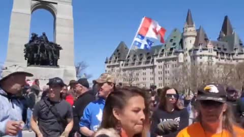 Massive Crowds of Pro-Freedom Canadians Gather in Downtown Ottawa for the Rolling Thunder Rally