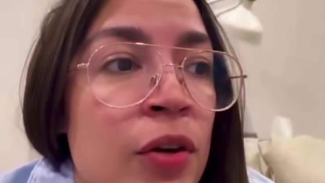 AOC explains the election result: "A lot of the voters don't like fake people"