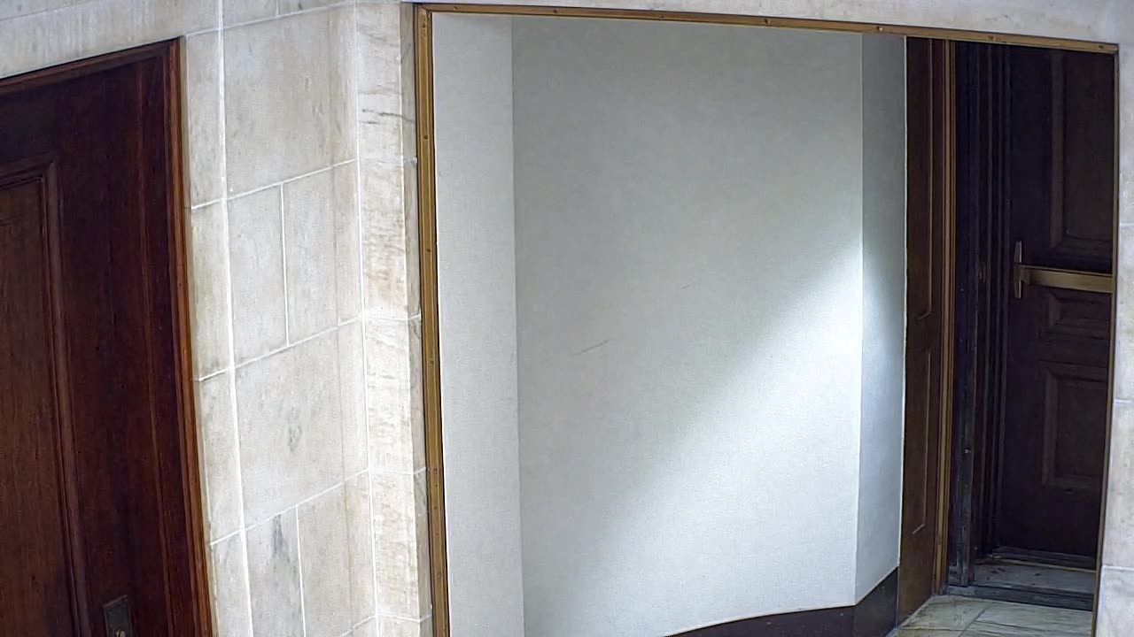 1049RSOBMZCourtyardSouthEExit_2021-01-06_17h17min36s830ms.mp4