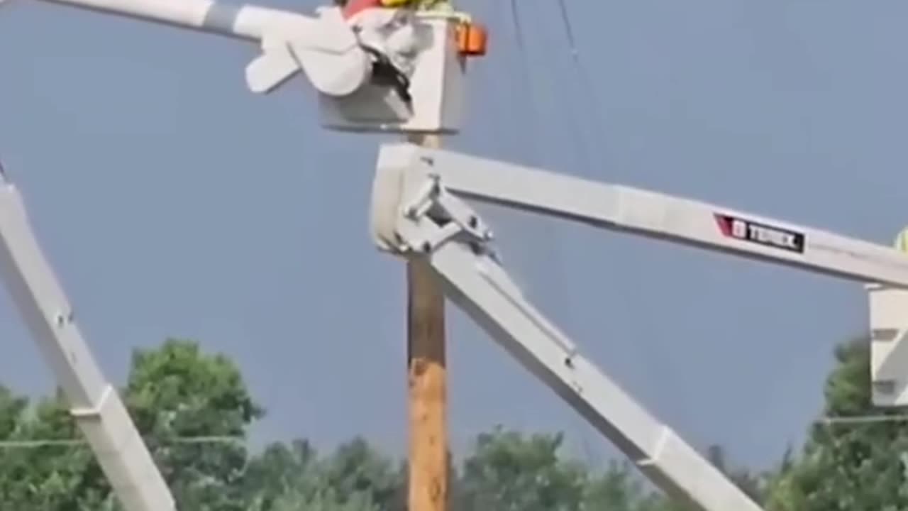 INTENSE moment electrical lineman gets stuck in a blaze