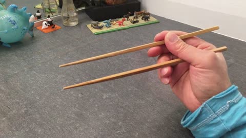 How to use chopsticks with the Standard Grip