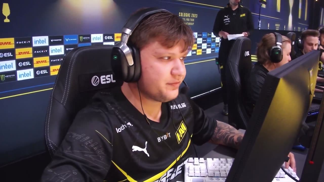 s1mple Godlike 1v3